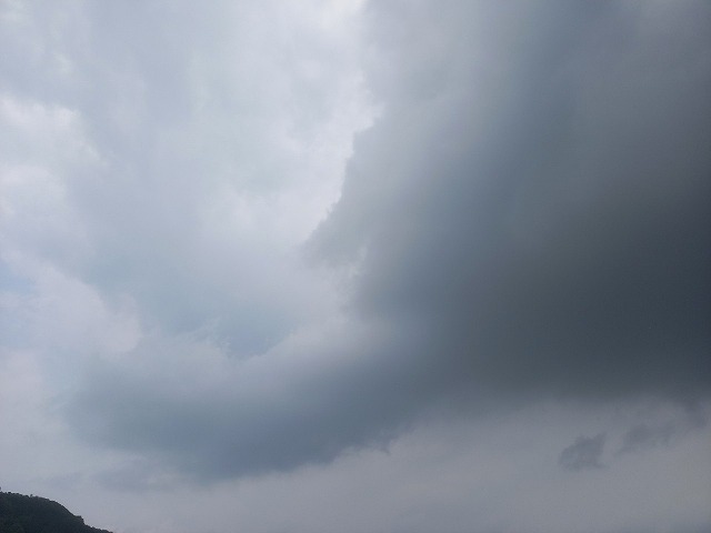 雨が降りそうな雲行き